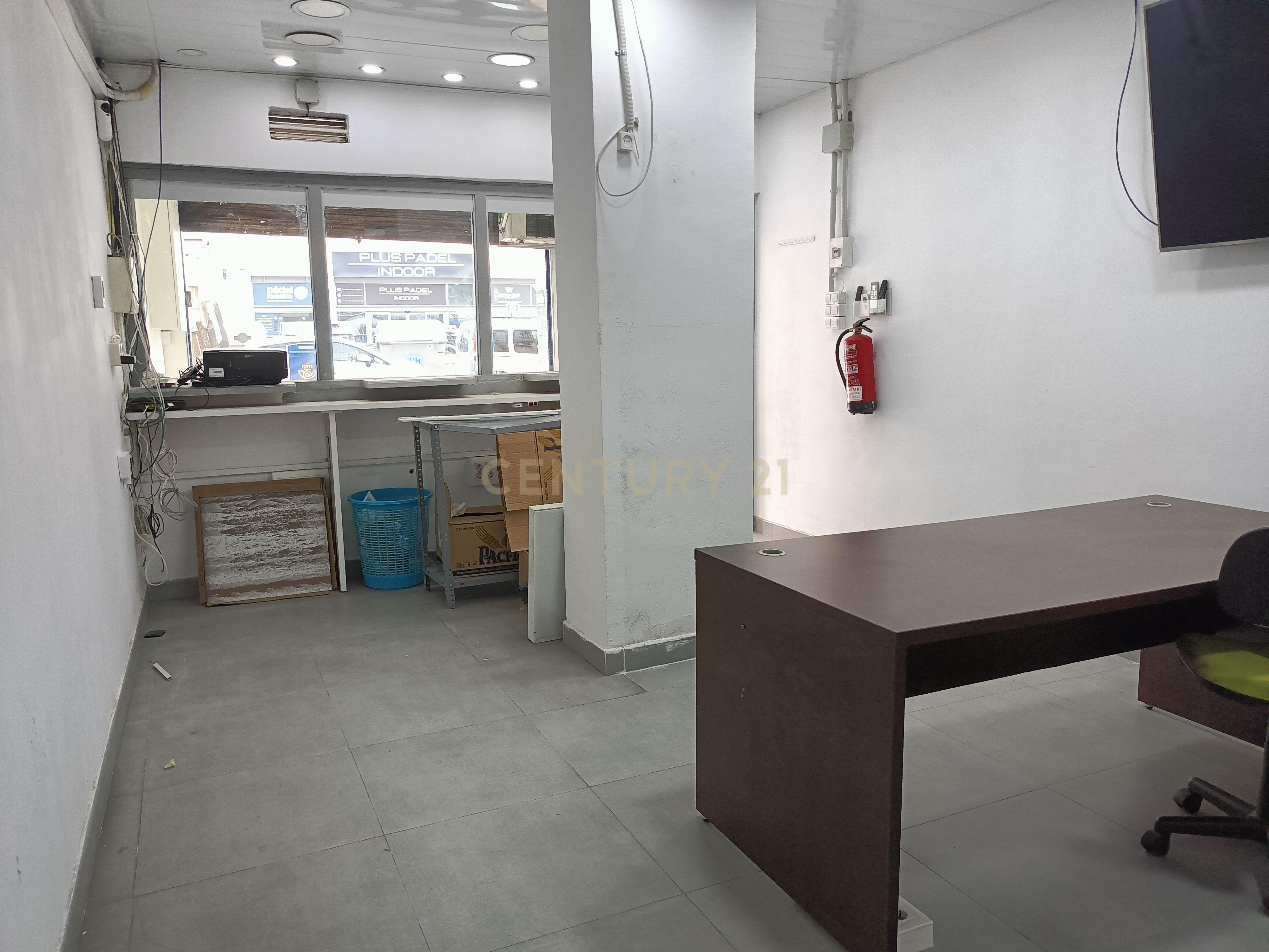Local Comercial em Barcelona com Acessibilidade e Potencial - Image 2