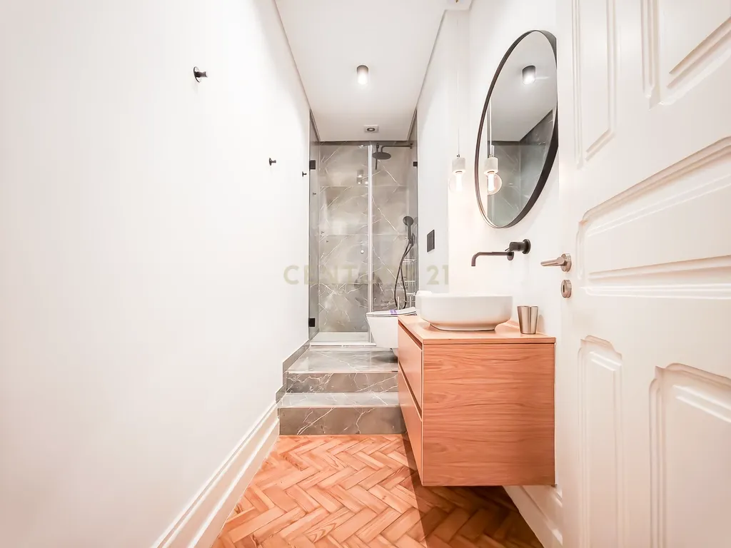 Apartamento T3 de Luxo na Av. Elias Garcia — Totalmente Mobilado e Pronto a Habitar - Image 10