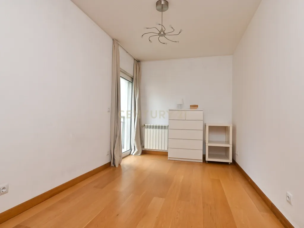 T2 com garagem, para arrendar - Av. Infante Santo (Lisboa) - Image 16