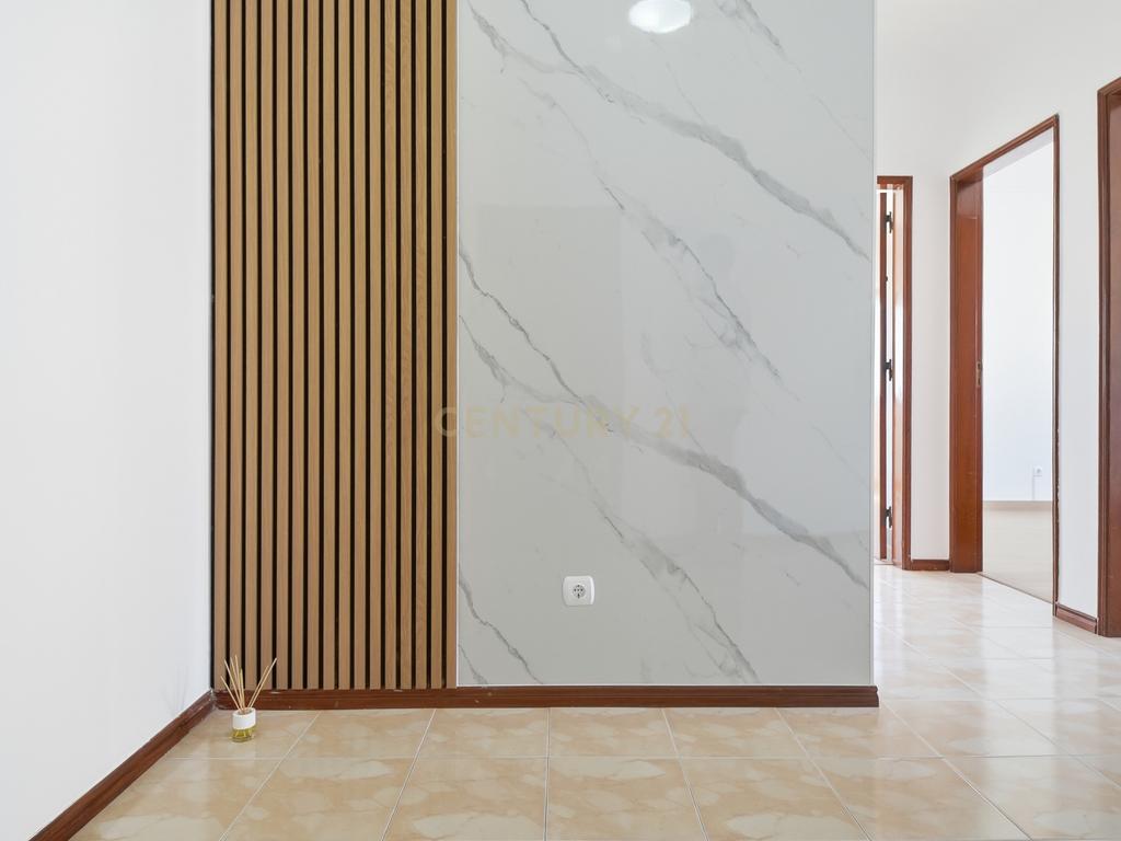 Apartamento T4 para arrendamento - 1800€ - Image 4