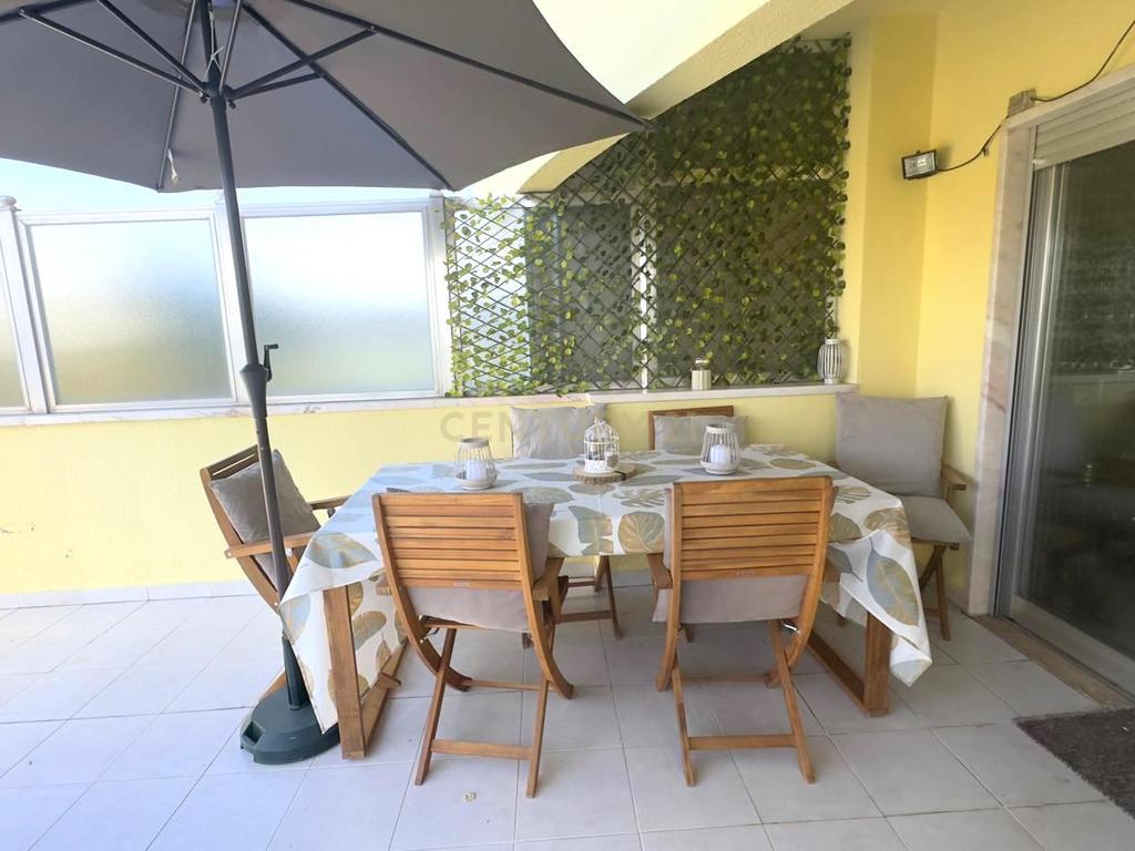 T4 em Odivelas com terraço e parqueamento - Image 32