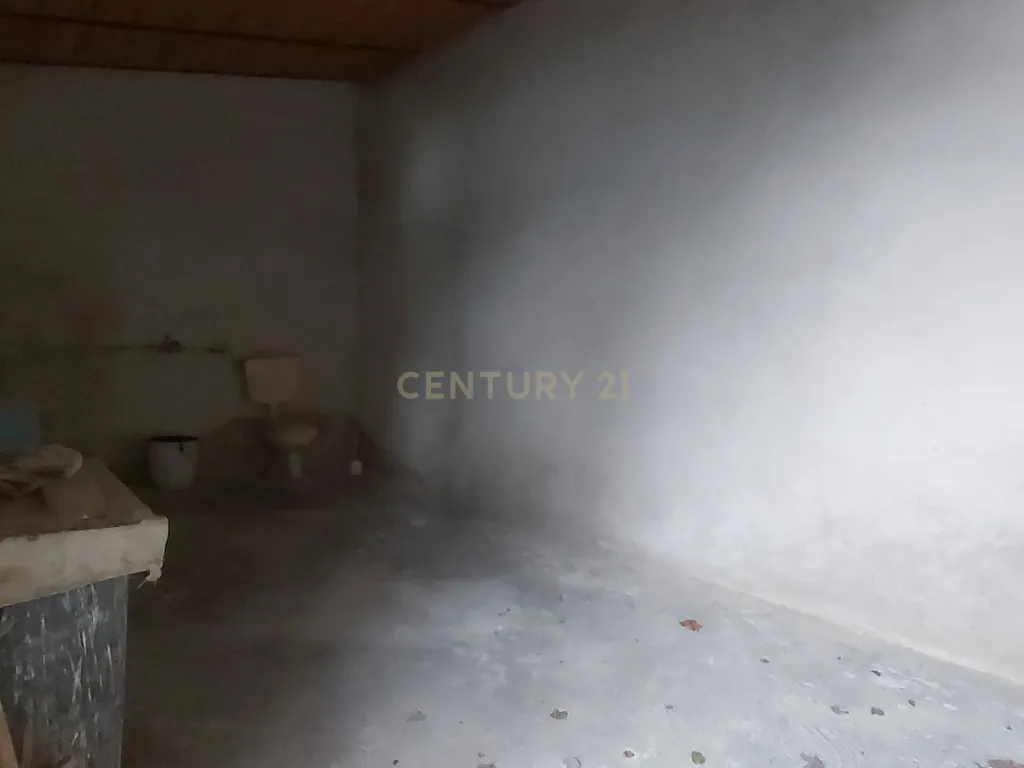 🏡 Moradia T5 para Recuperar – Baleizão (16 km de Beja) - Image 31
