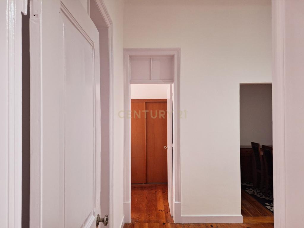 Apartamento T3 para Arrendamento em Campolide - Image 14