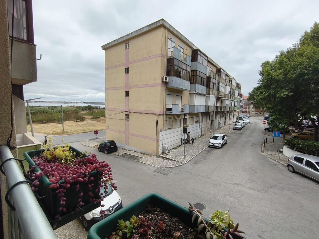 T2 com Vista Rio - Lavradio - Barreiro - Image 20