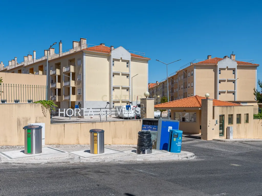 Apartamento T3 Remodelado na Horta dos Vimes - Viva com Conforto e Qualidade em Alenquer. - Image 2