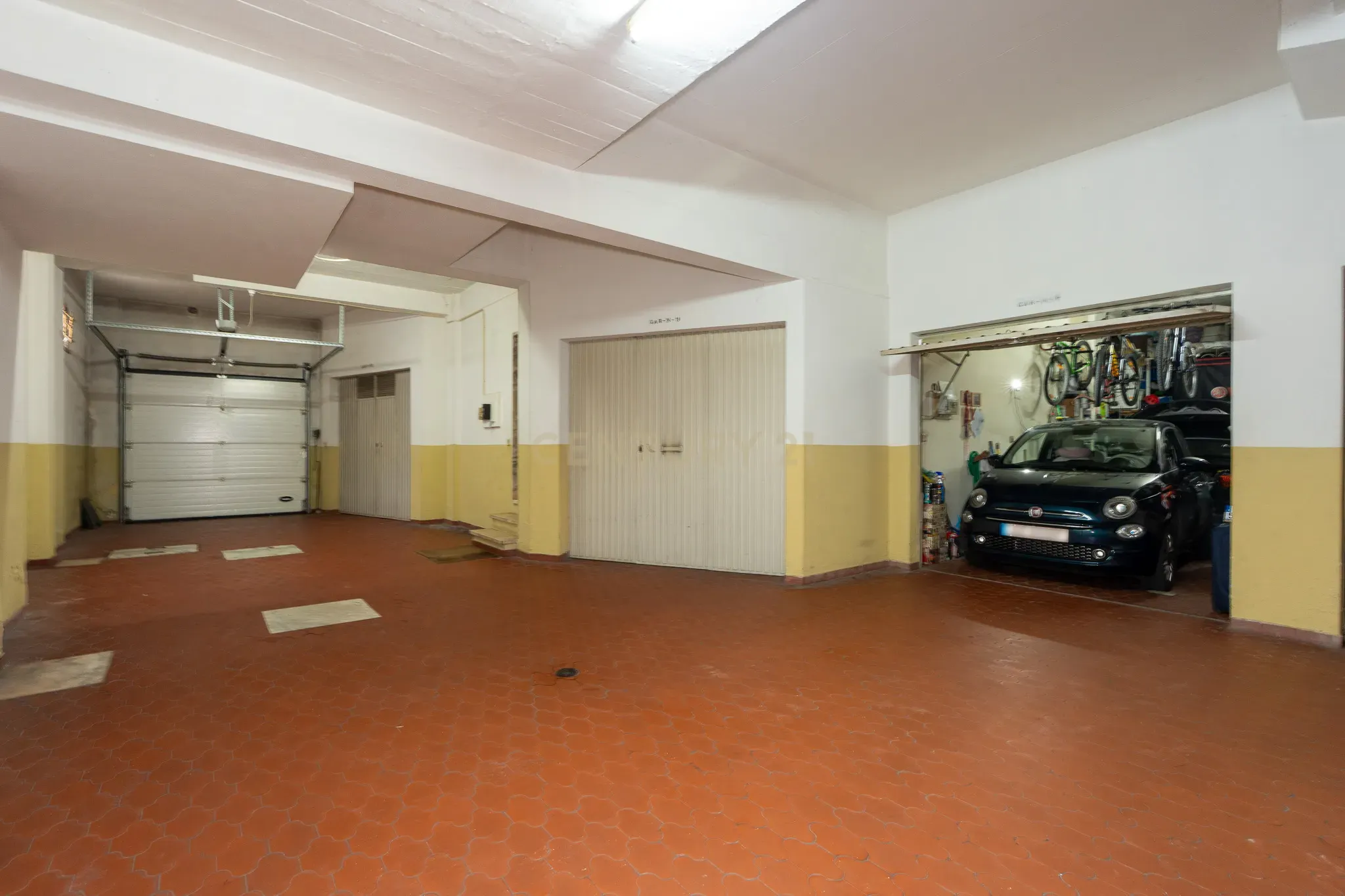Apartamento T3 com garagem para 2 viaturas Monte Abraão - Image 31