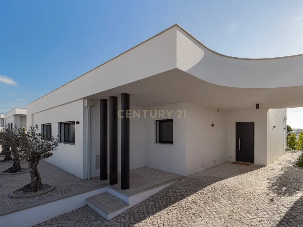 🏡 Moradia Térrea para Arrendamento – Nadadouro (Caldas da Rainha) - Image 1