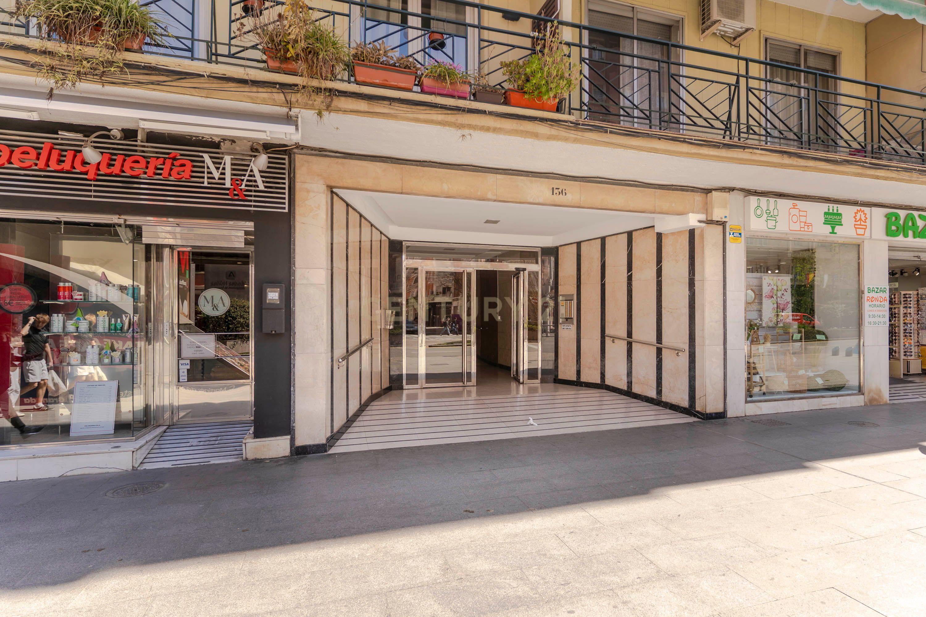 Espaçoso apartamento de 141 m2 no centro de Granada com vista panorâmica do Caminho de Ronda - Image 49