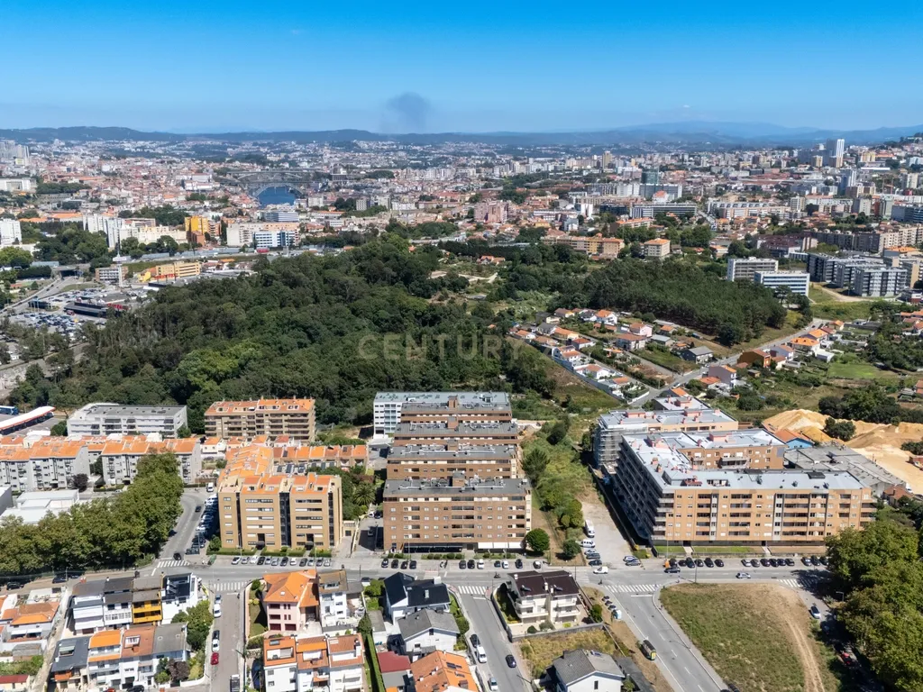 T4 com terraço de 120m² e vistas de mar e rio | Canidelo - Image 42