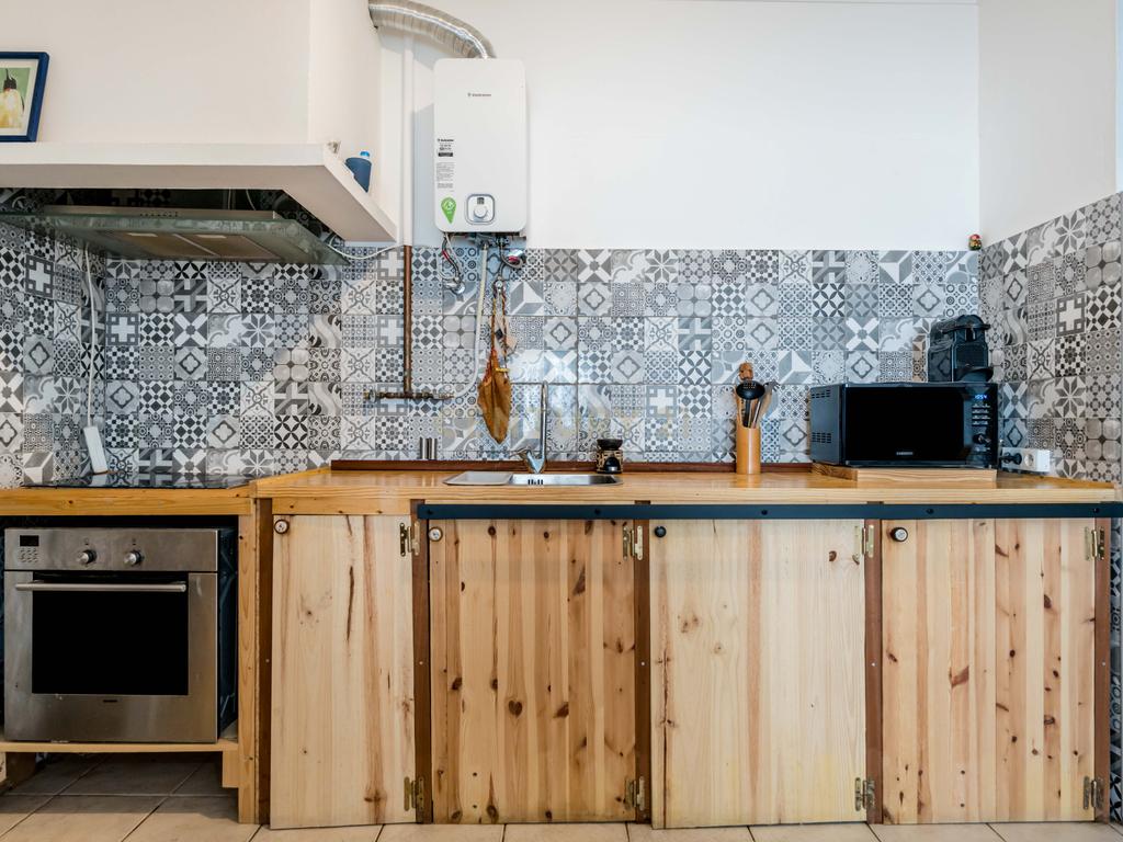 Apartamento T2 Parcialmente Remodelado em Portimão - Image 5