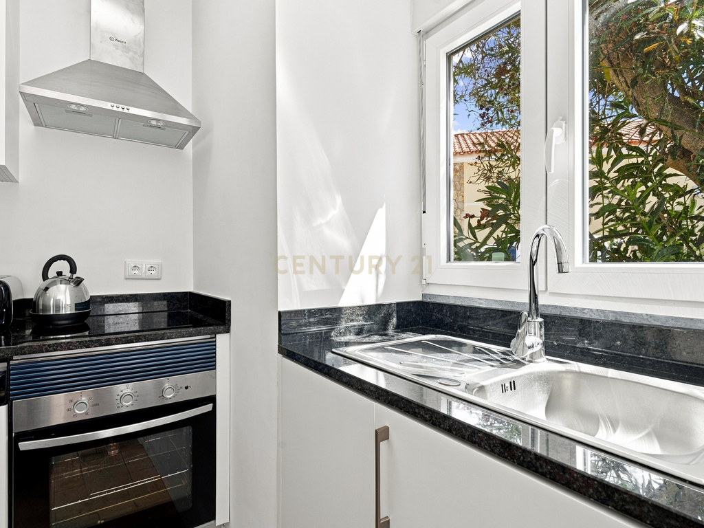 Moradia T1 Térrea Renovada com Espaço Exterior - Image 6
