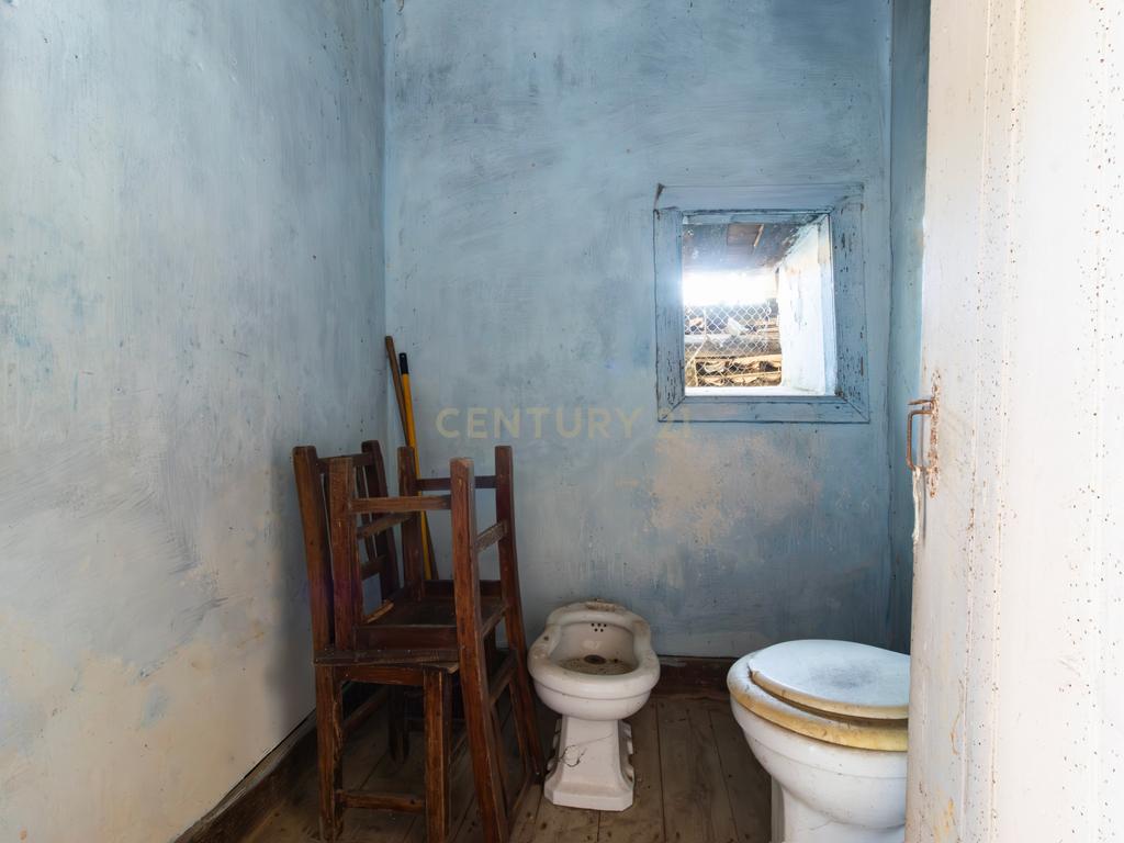 Moradia T2 para reconstrução em Casais da Abadia, Caxarias, Ourém - Image 9