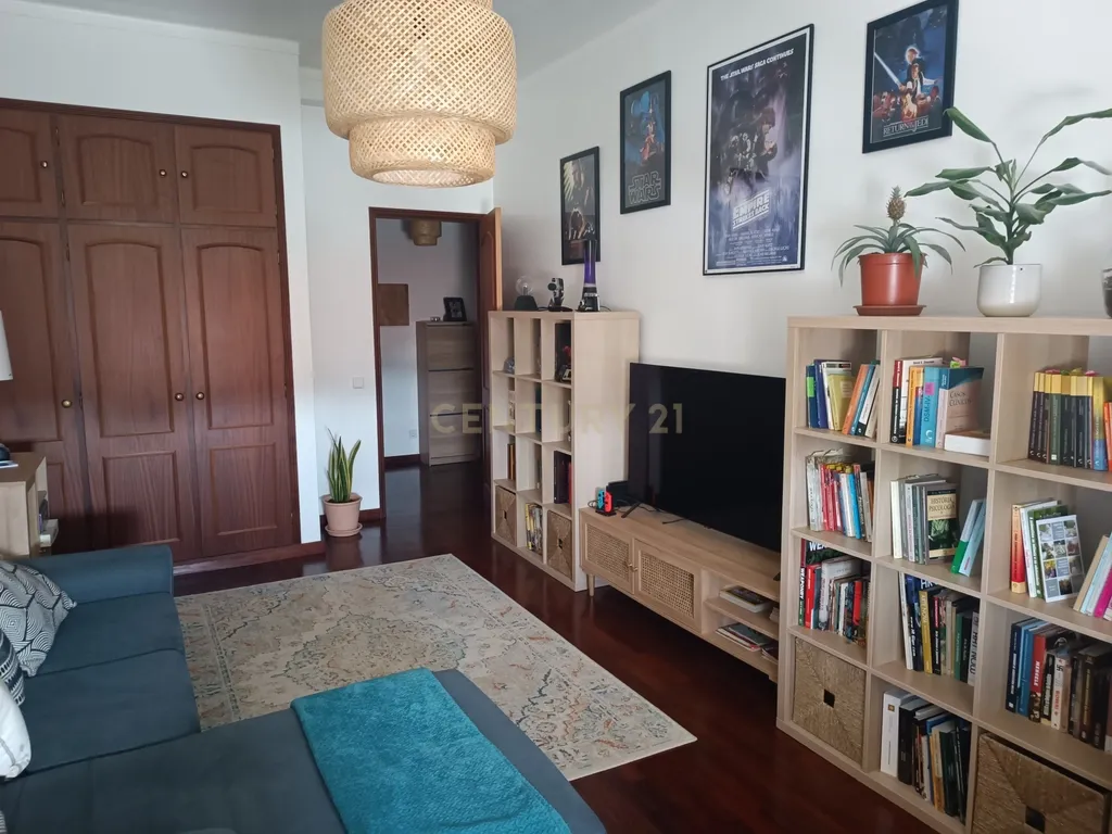 Apartamento T3 com 115 m² em Fazendas de Almeirim, concelho de Almeirim, distrito de Santarém. Apartamento localizado no 2. º andar de um edifício sem elevador. - Image 26