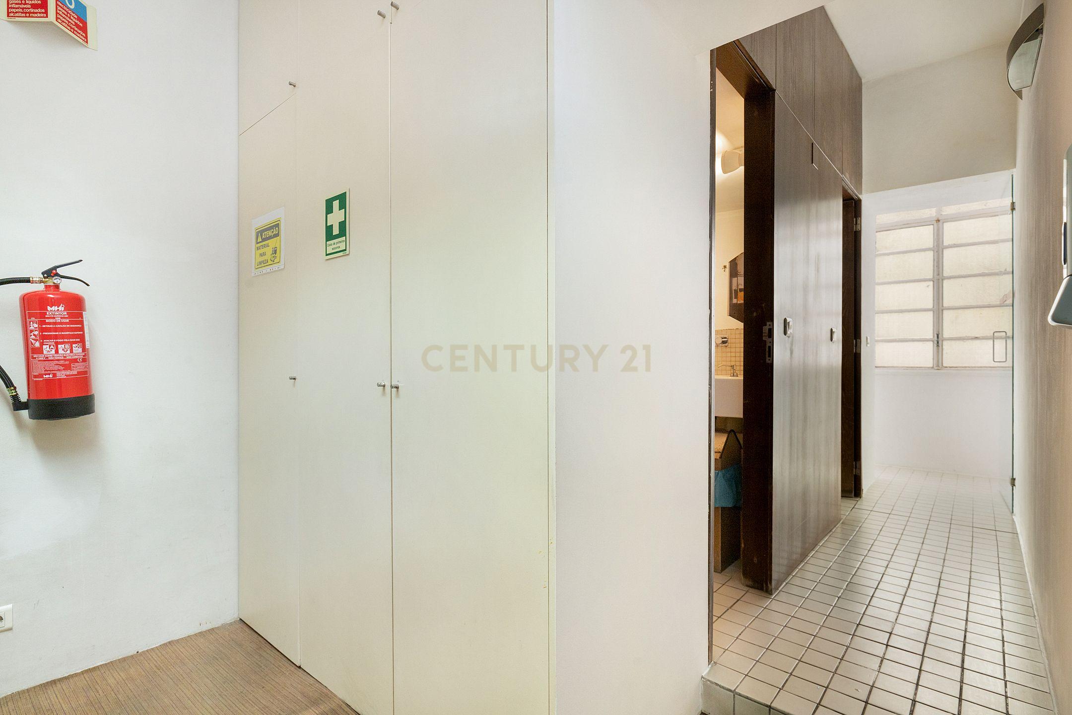 Andar em edifício pombalino, 300m2, Rua de São José (jto ao teatro Tivoli) - Image 39
