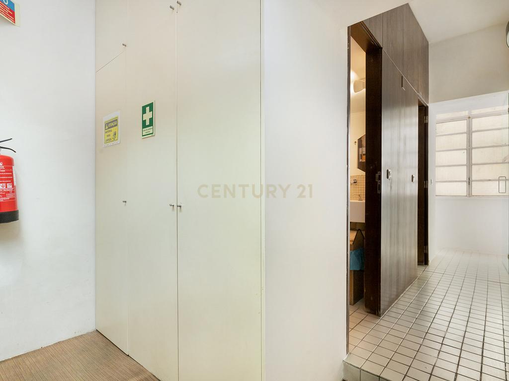 Andar em edifício pombalino, 300m2, Rua de São José (jto ao teatro Tivoli) - Image 39