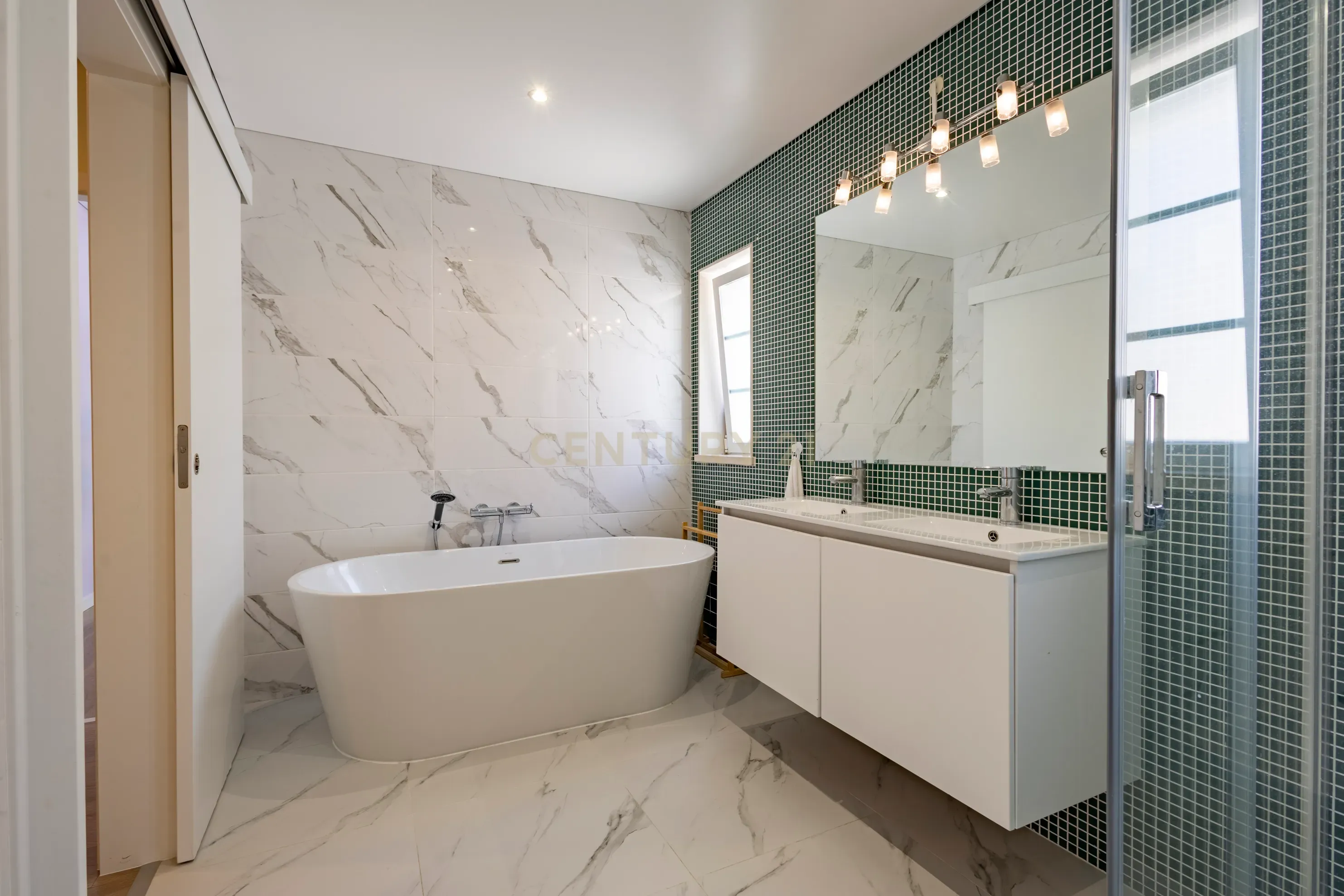 ✨ Espaço, conforto e uma localização privilegiada em Setúbal! - Image 35