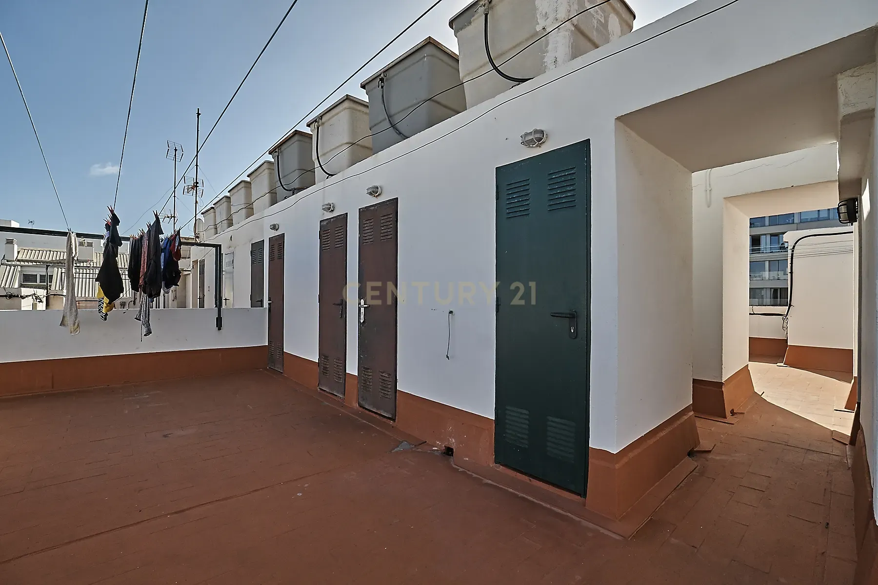 - Image 18