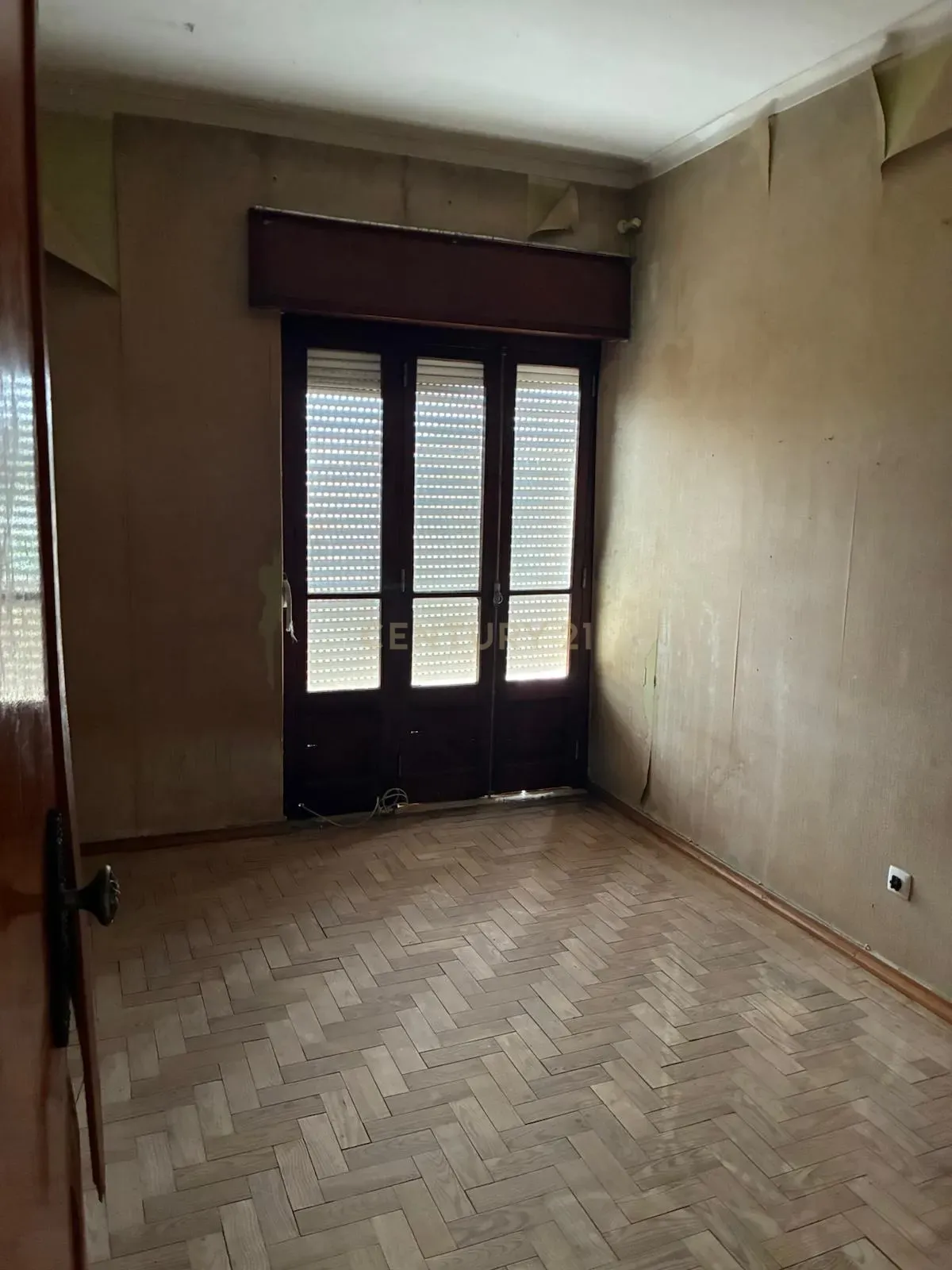 Fotografia 5 de T2 para remodelar - Cavadas, Seixal
