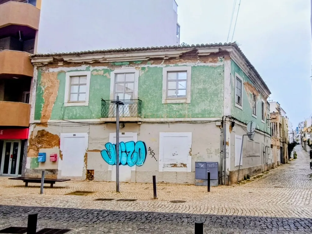 Reabilitação Conjunta de Dois Prédios - Centro de Portimão - Image 2