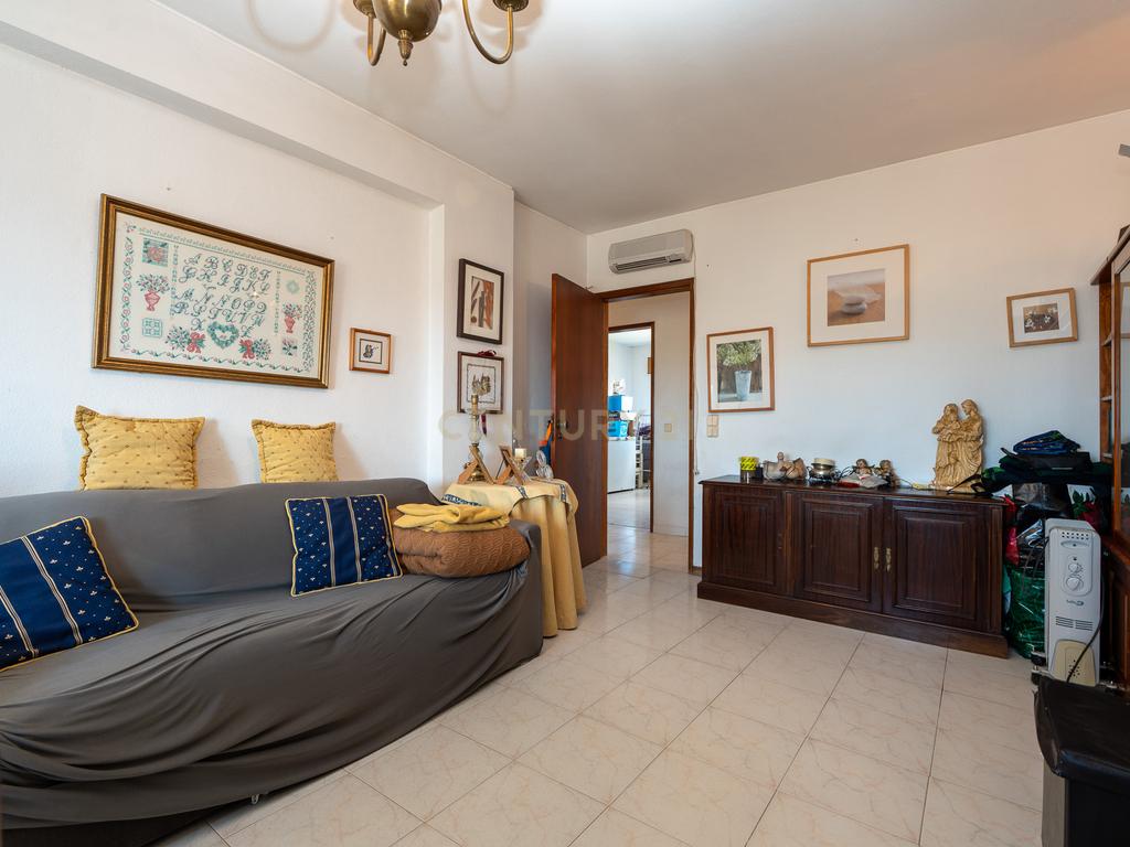 **Fantástico apartamento T4 com arrecadação*** - Image 3
