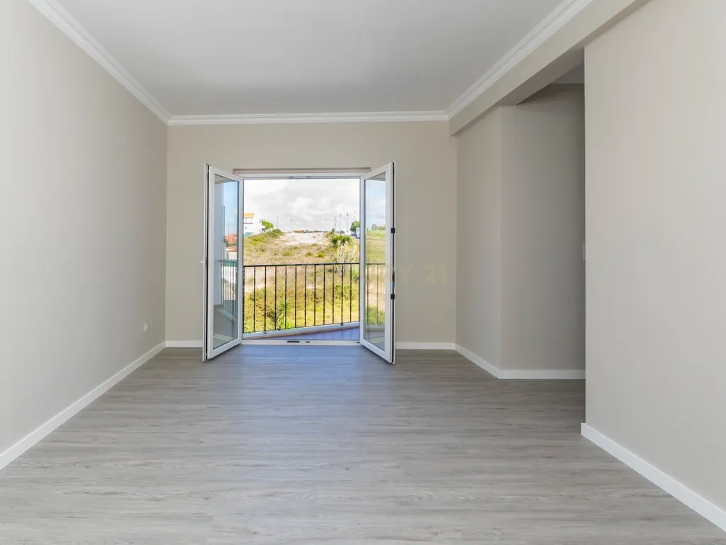 Apartamento Remodelado com Vista Mar na Ericeira, lugar de parqueamento - Image 24