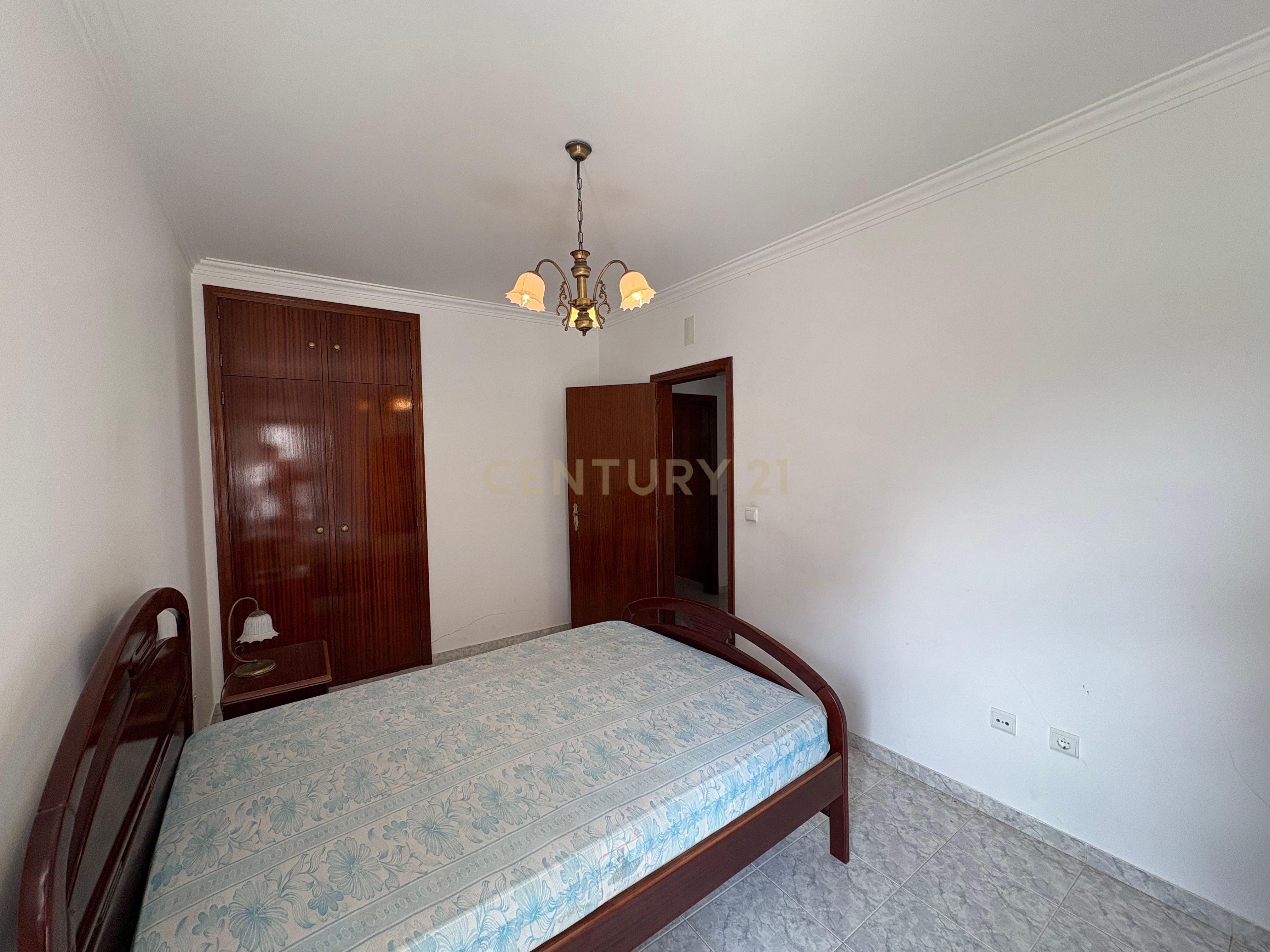 Fotografia 11 de Apartamento T2 com terraço no centro de Santa Cruz