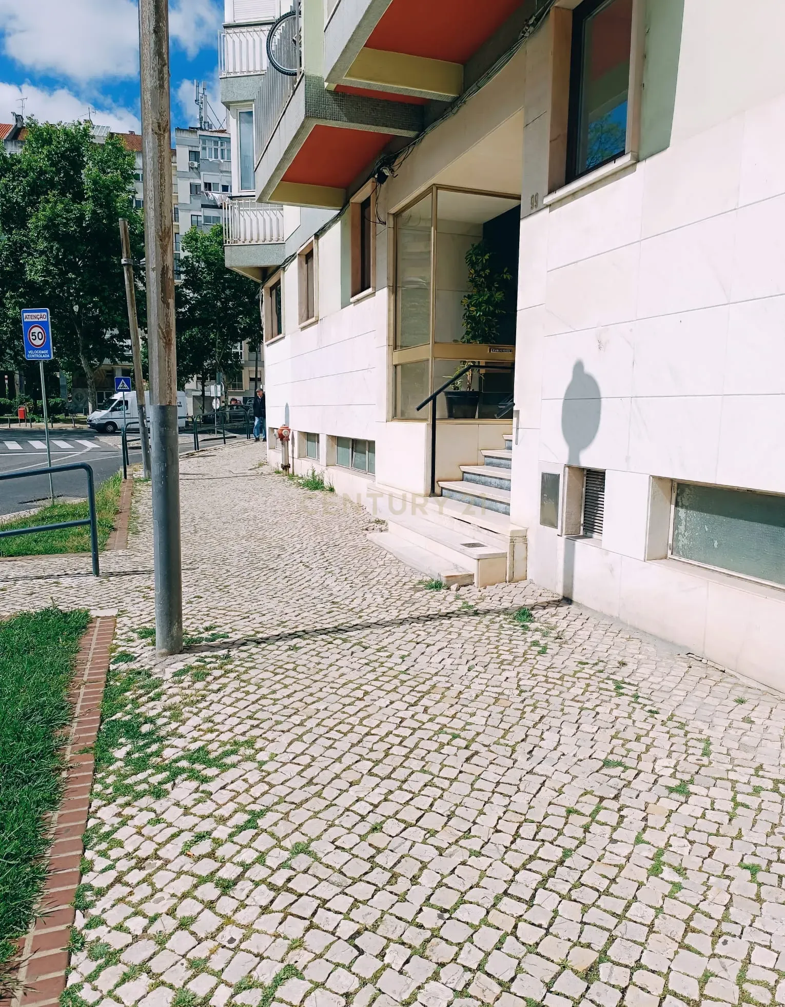 Fotografia 4 de Armazém para venda em Benfica- Lisboa