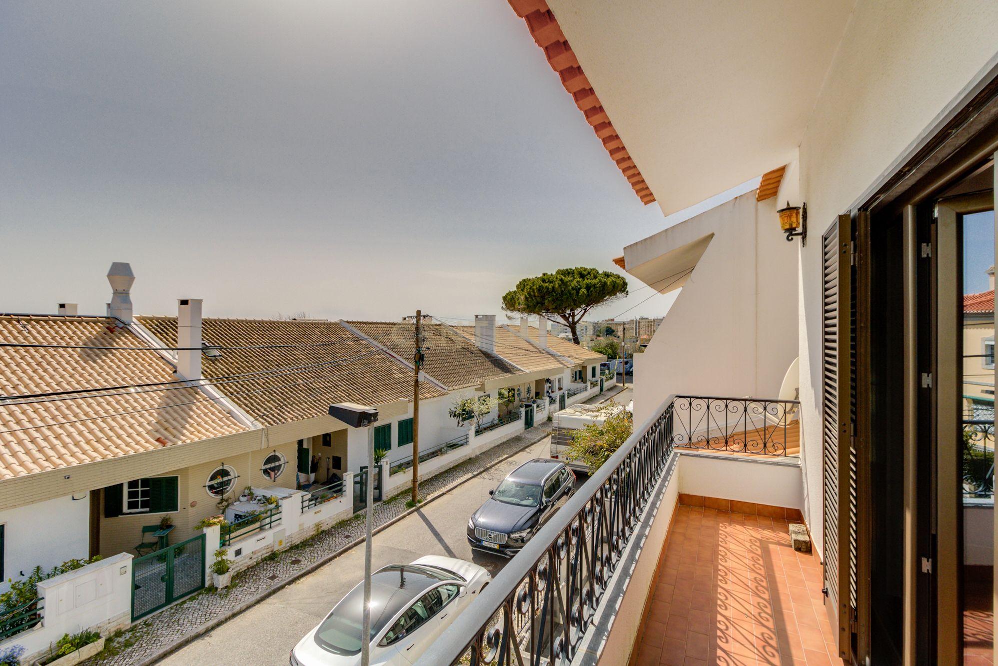 Moradia T4, Praia Santo Amaro de Oeiras e Estação de Comboios - Image 18