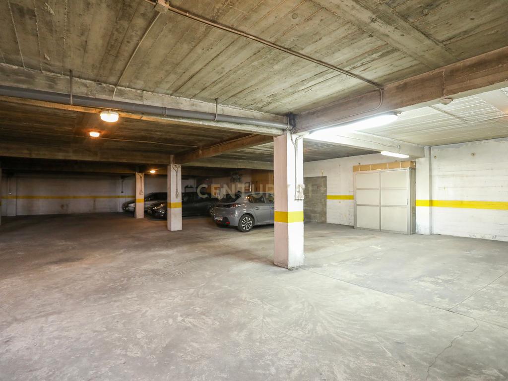Apartamento T2 para Arrendamento com Garagem e Varanda- Arroja, Odivelas - Image 10