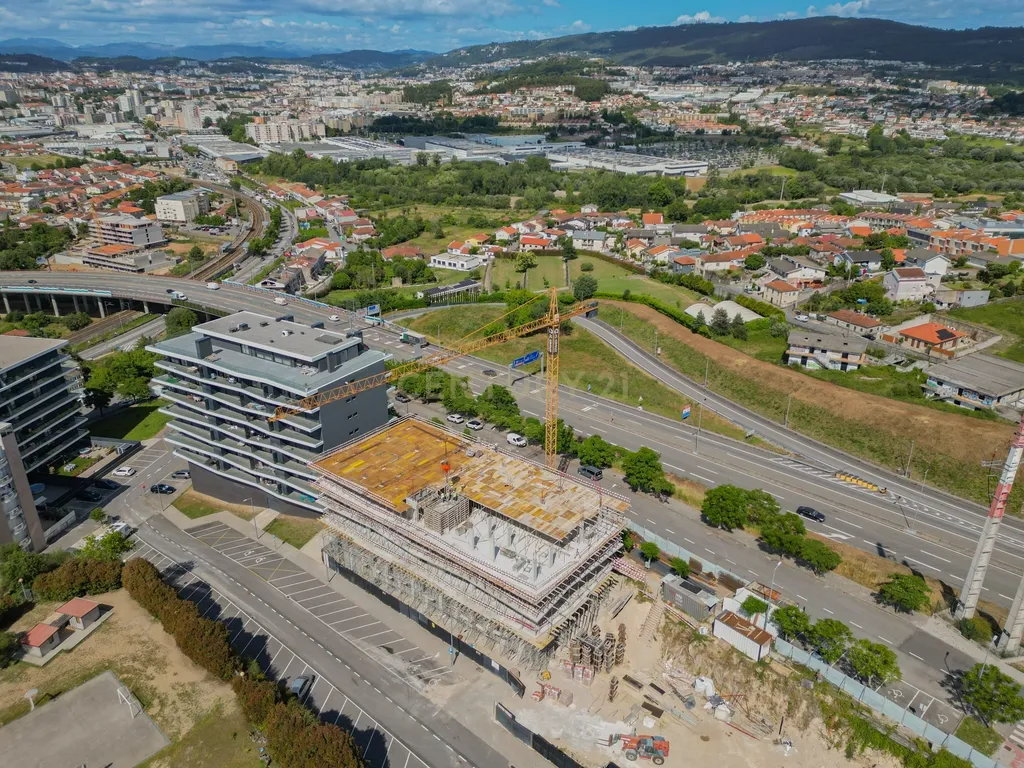 T3 Novo em Ferreiros, Braga | Suíte e 2 Quartos com Closet e Varanda Panorâmica - Image 37