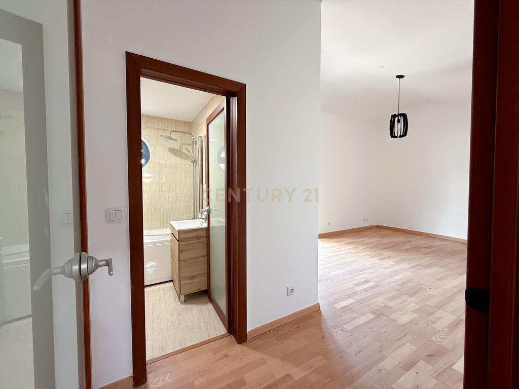 Moradia T5 para arrendamento no Palmela Village - Image 18