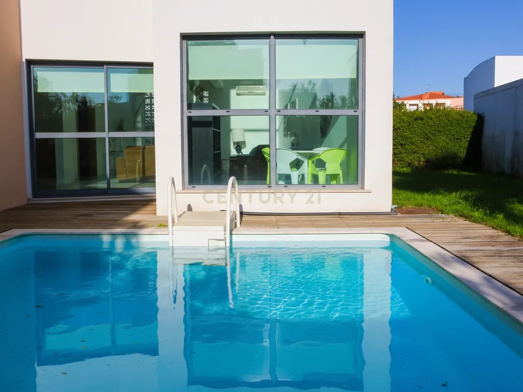 Moradia T3 com Piscina Privativa | Viver com tranquilidade no Palmela Village - Image 2