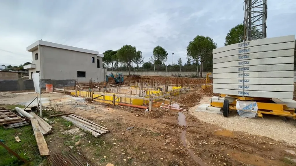Moradia T4 isolada fase inicial de Construção - Image 14