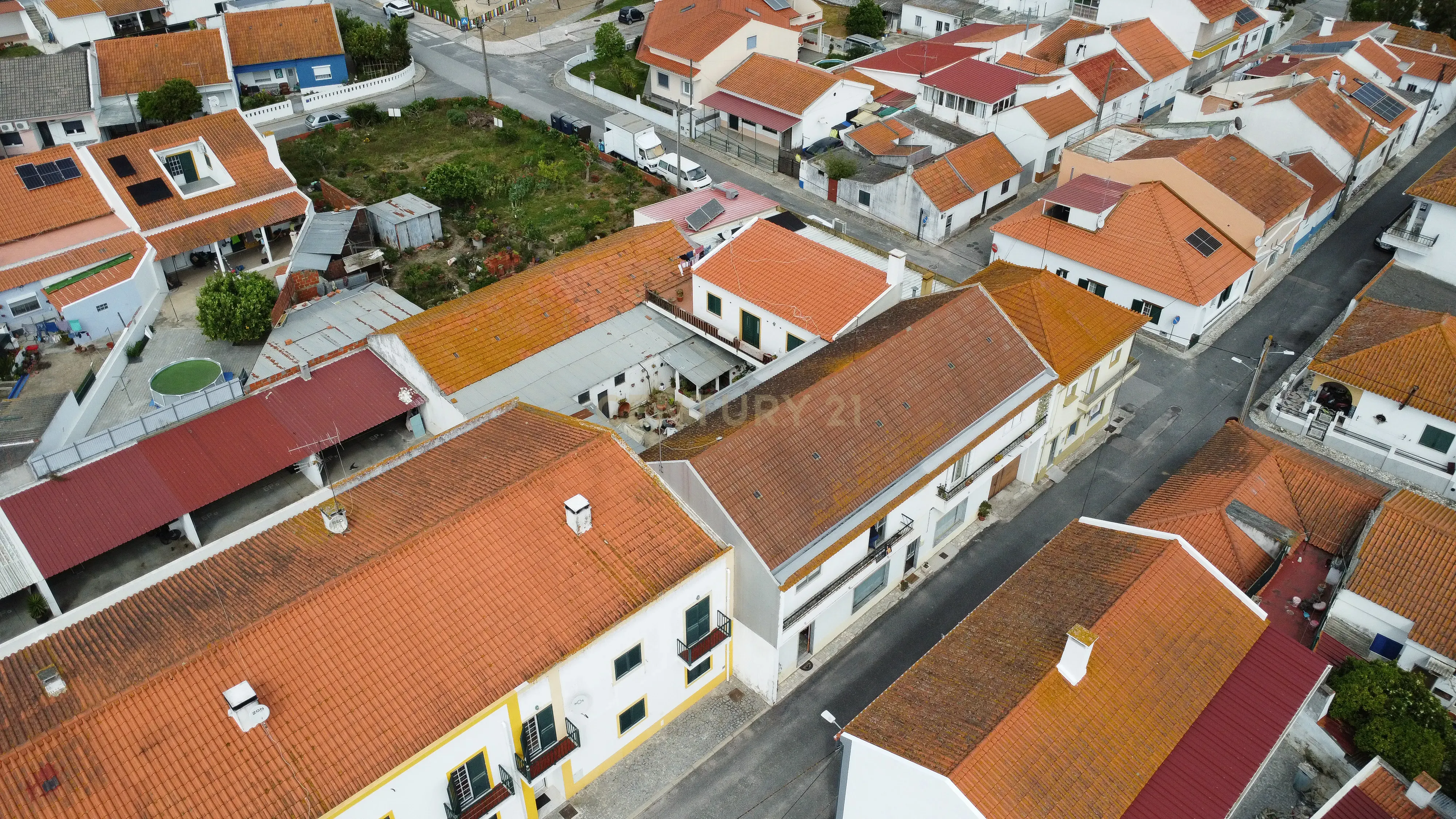 Oportunidade Única loft por 100.000€ a 15 minutos de Setúbal - Image 35