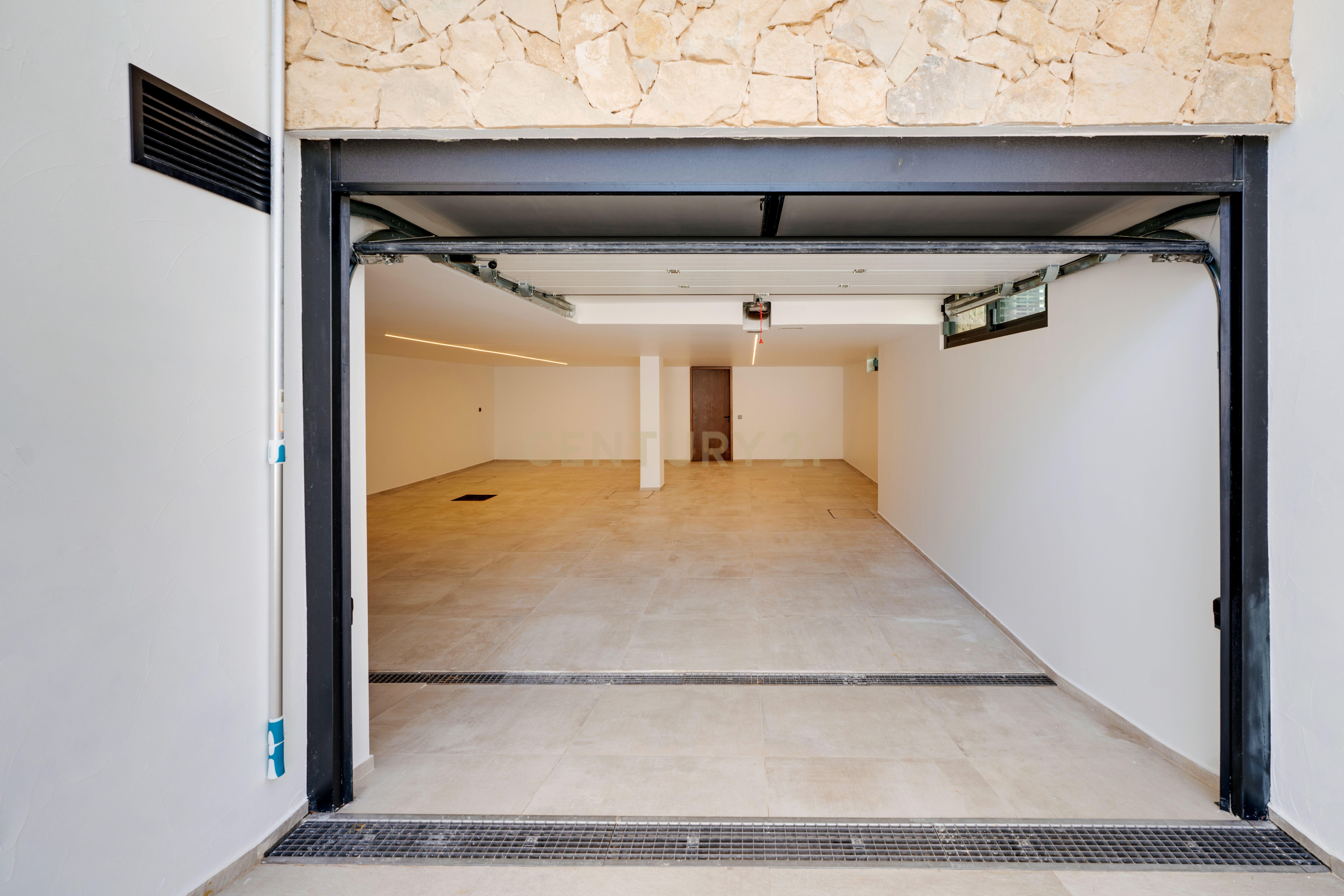 Fotografia 7 de CASA DE LUXO NA PRAIA DA GALÉ · ALGARVE , onde o luxo encontra o mar.