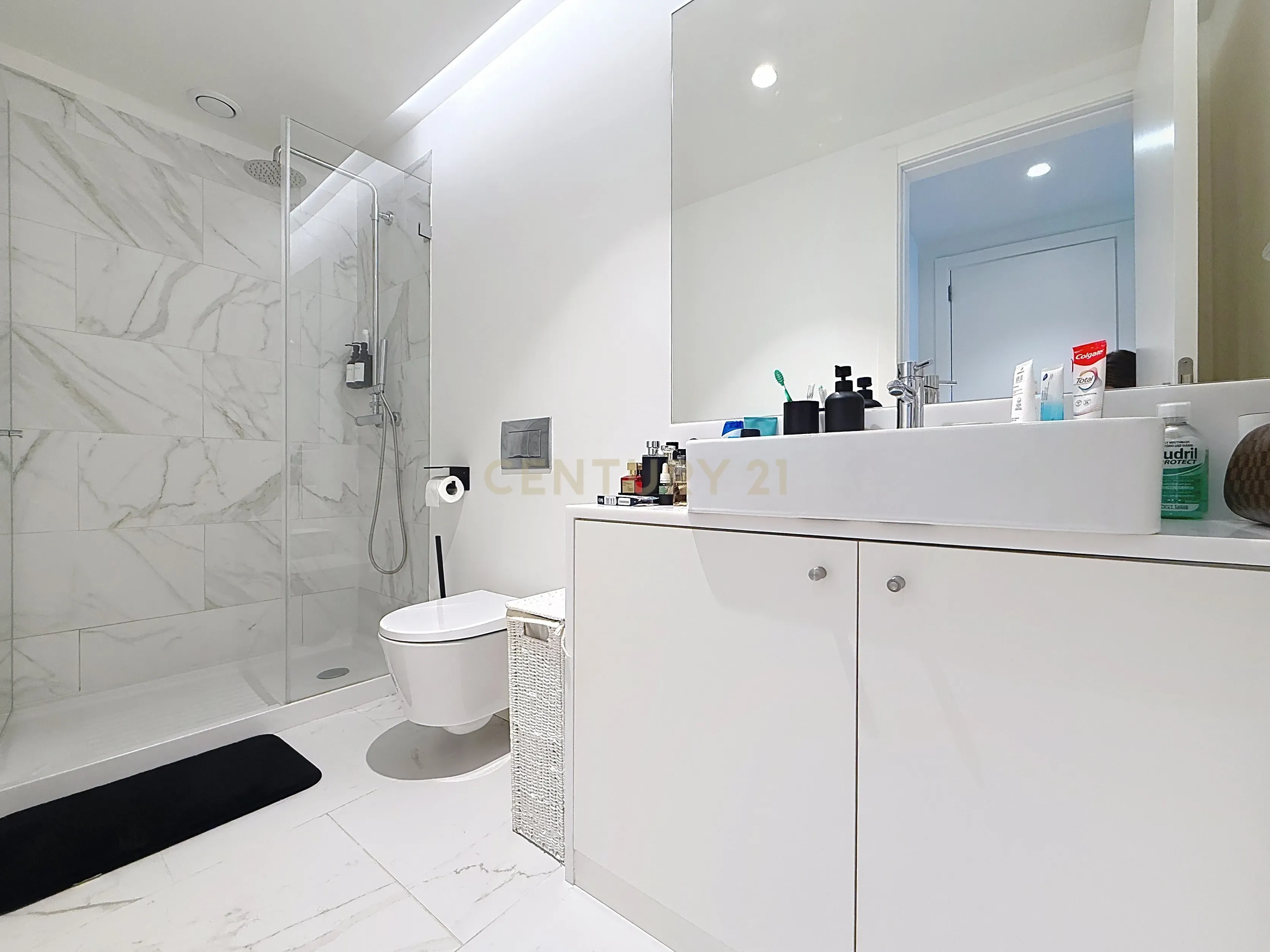 Apartamento T2 com Vista Rio, Semi-Novo, Empreendimento Seixal Baia / Vende-se com o mobiliário - Image 16