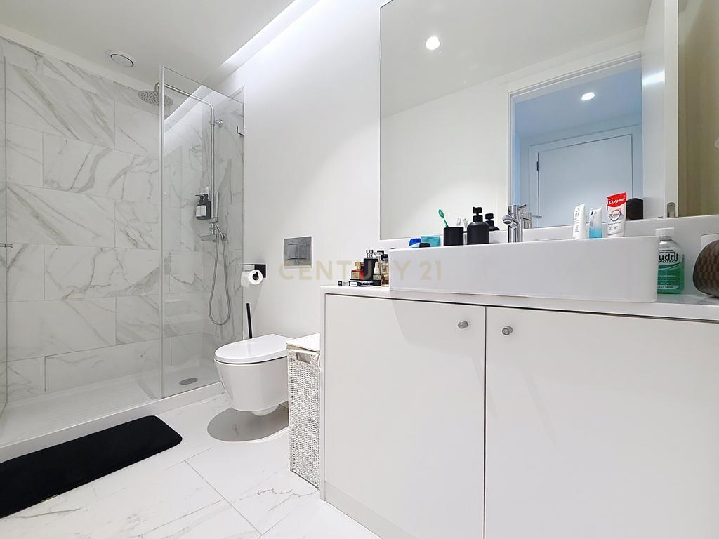 Apartamento T2 com Vista Rio, Semi-Novo, Empreendimento Seixal Baia / Vende-se com o mobiliário - Image 16