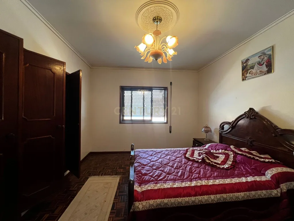 Casa Espetacular em Esgueira com Jardim e Garagem - Image 13
