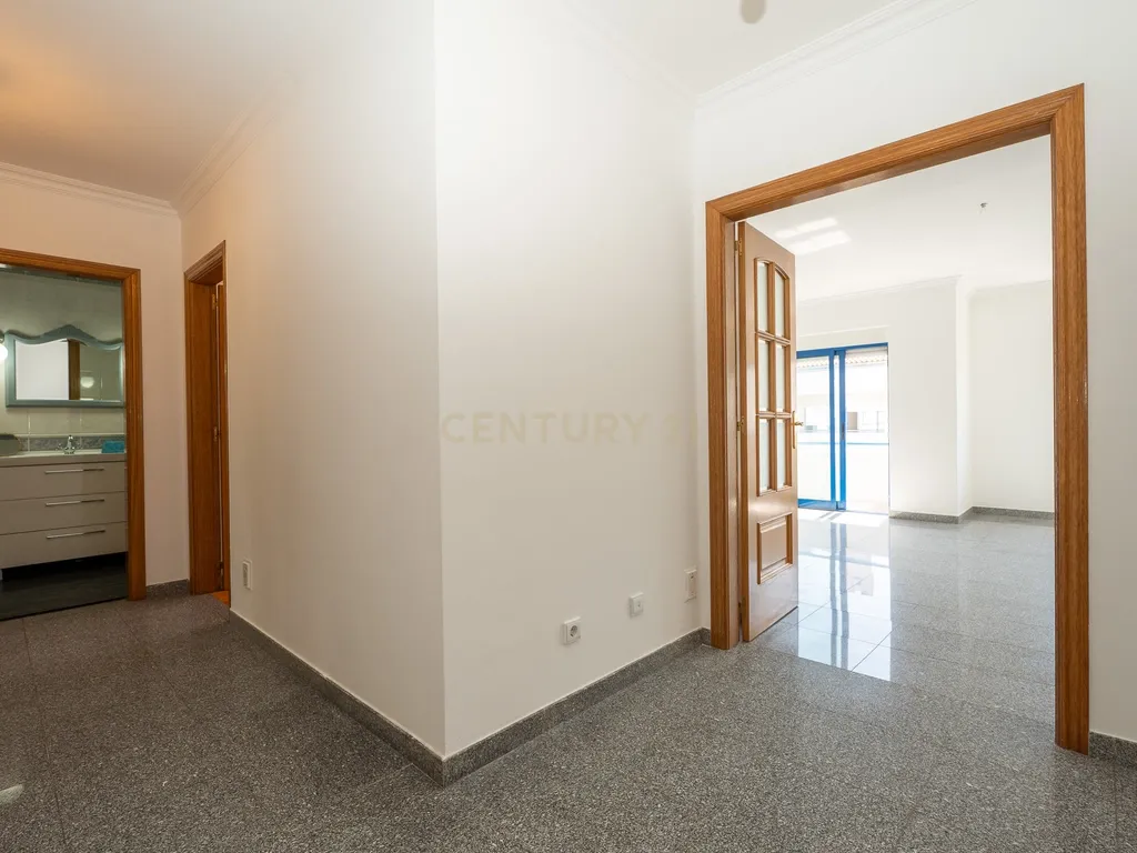 Apartamento T3 Janelas do Parque no Montijo - Image 17