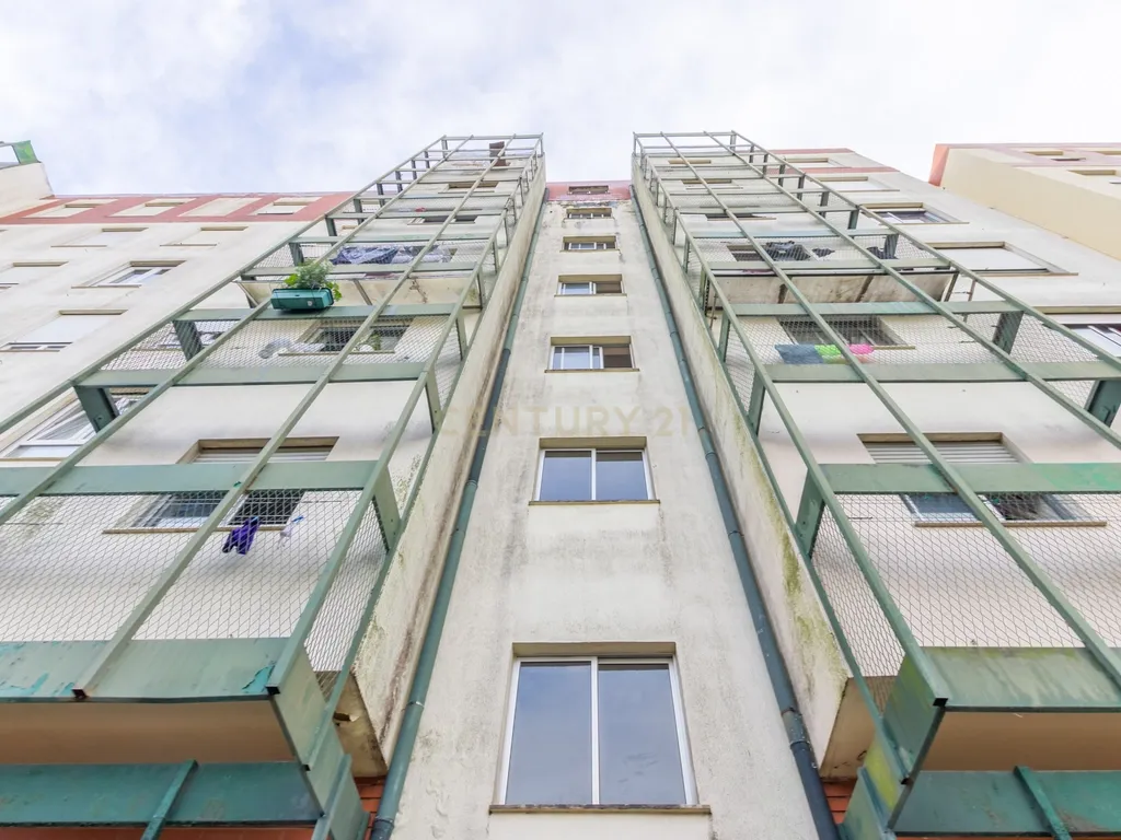 Apartamento T2 Moderno no Monte da Caparica, Pronto a Habitar - Image 25