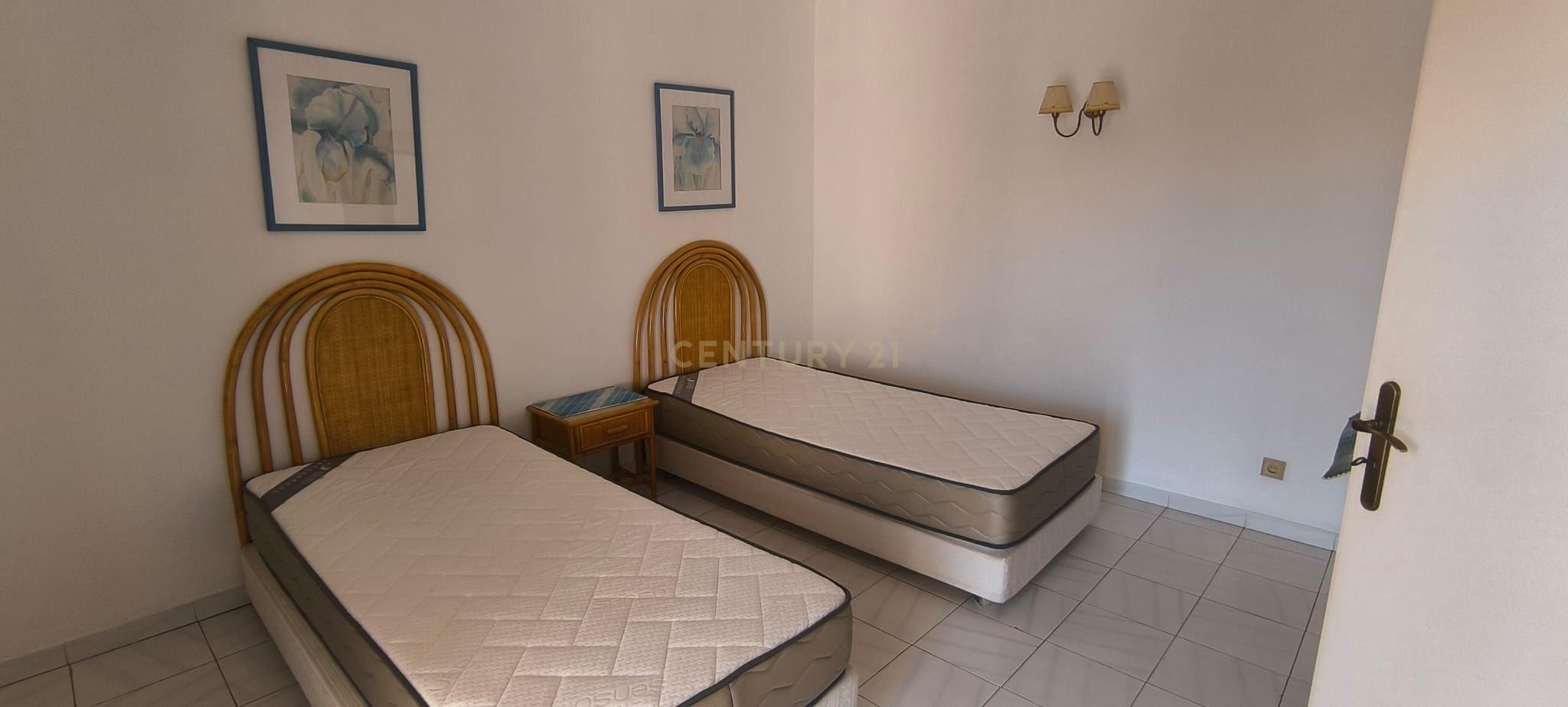 Fotografia 7 de Apartamento T1 em Portimão com Piscina e Estacionamento