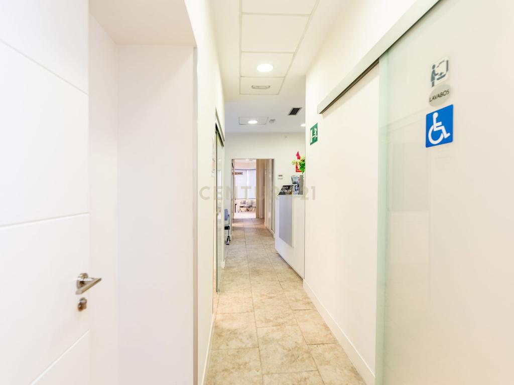 Loja Comercial Luxuosa em Madrid - 306m² com Excelente Localização - Image 21