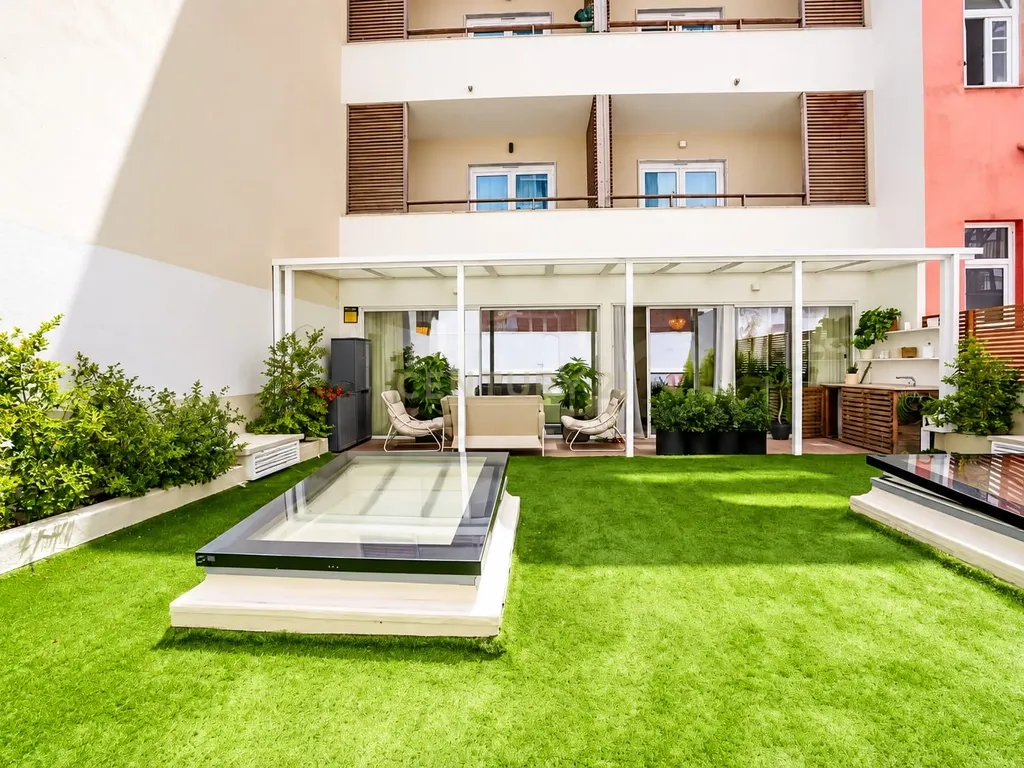 T3 Renovado com Jardim Privativo, Terraço e 2 Garagens | Saldanha - Image 18