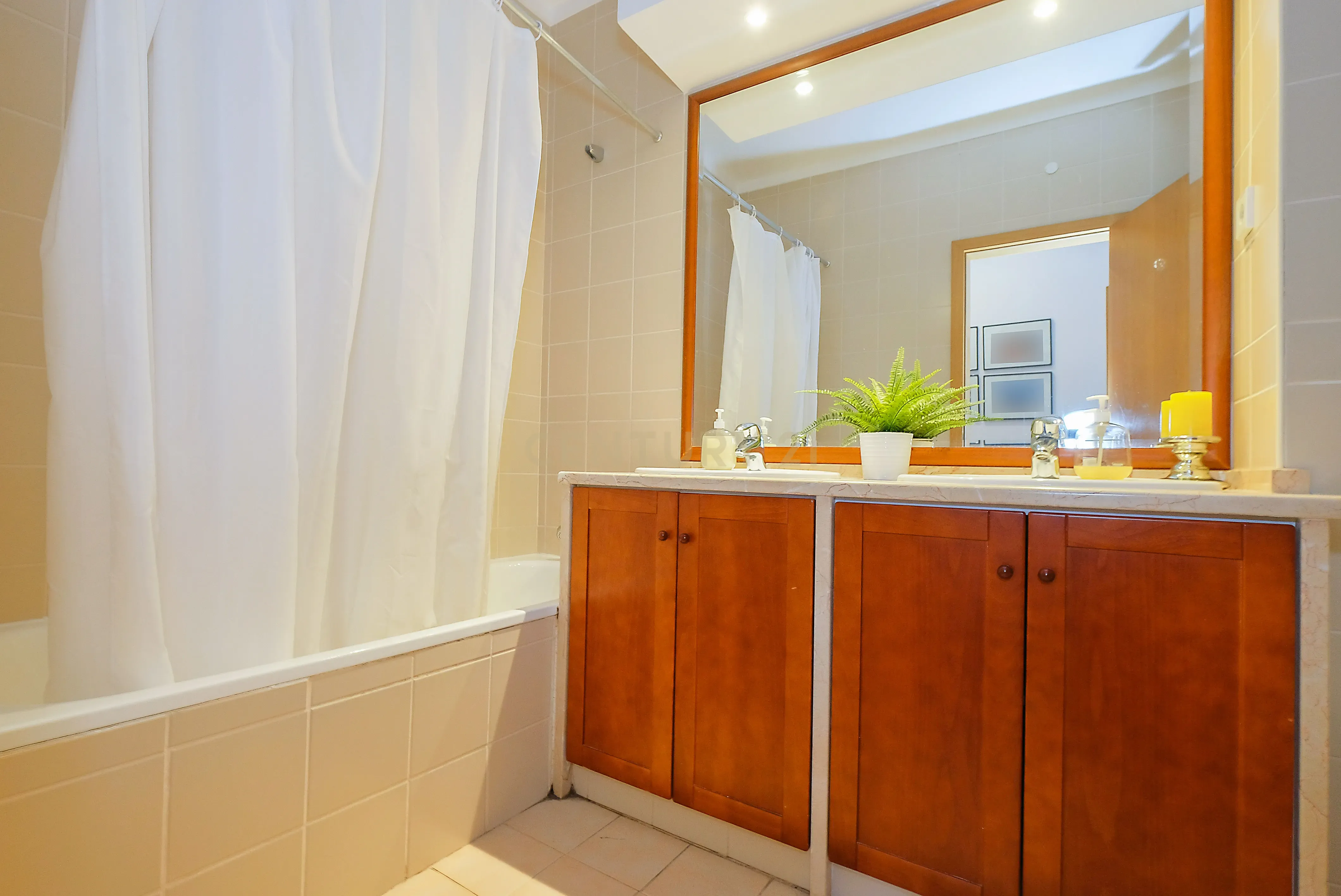 Fotografia 11 de T4 Exclusivo em Urbanizaçao Cabanas Golfe ,| Elegância, Conforto e Natureza