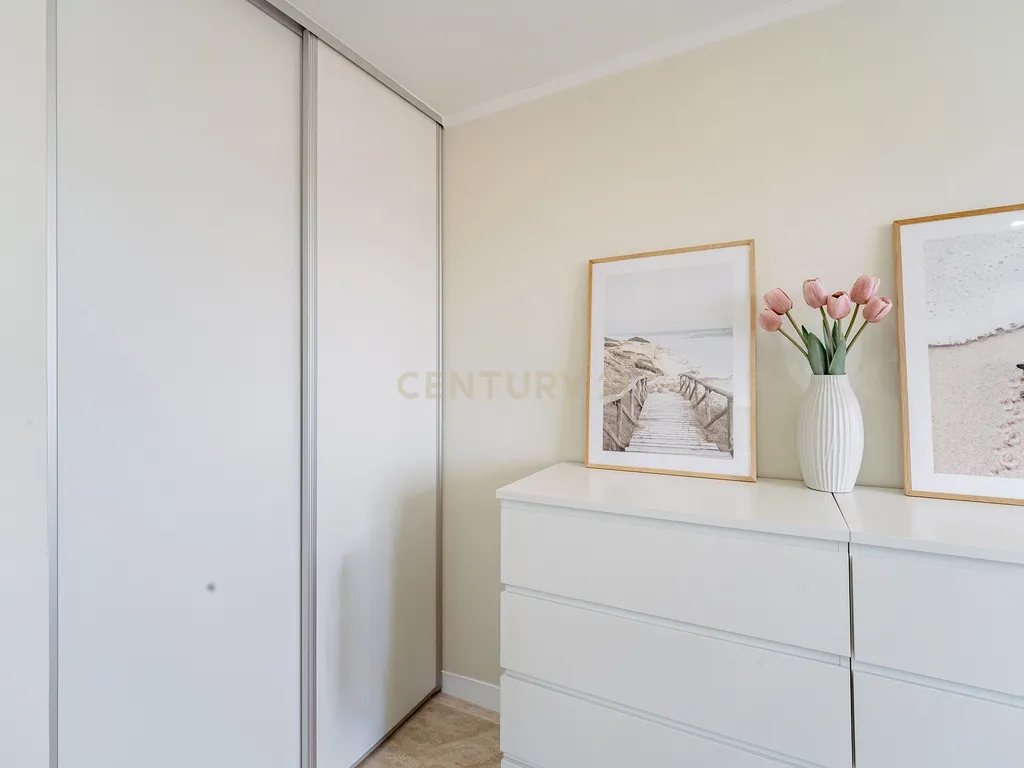 Apartamento T2 Remodelado na Torre da Marinha - Image 17