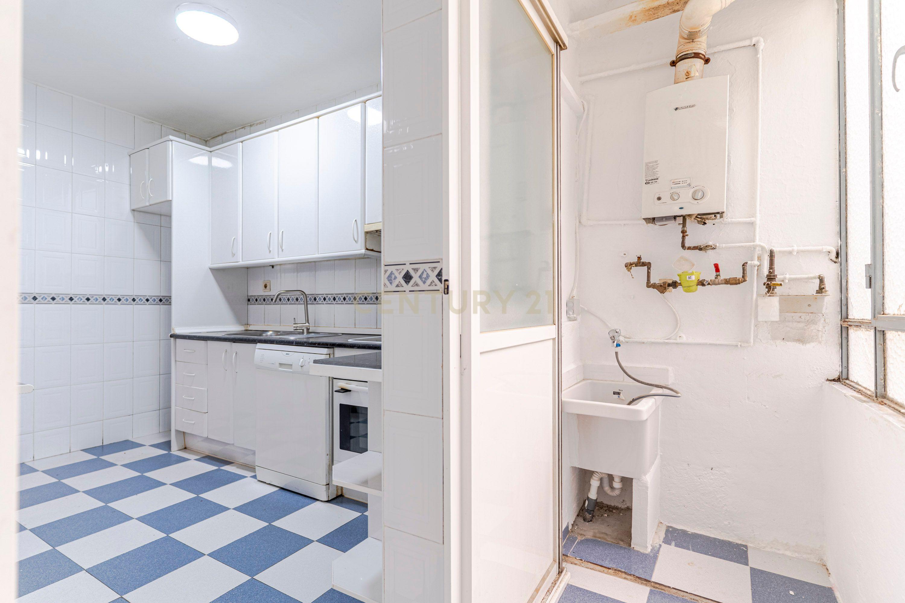 Espaçoso apartamento de 141 m2 no centro de Granada com vista panorâmica do Caminho de Ronda - Image 23