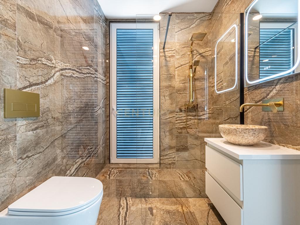 Moradia T3 com 3 Suites e Arquitetura Distinta em Samouco, Alcochete - Image 27