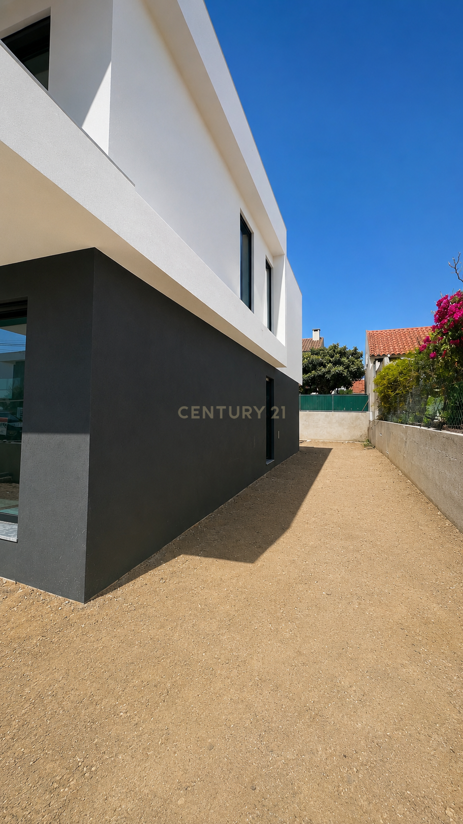 Fotografia 10 de Moradia T4 em Construção com Piscina e Jardim – Charneca da Caparica