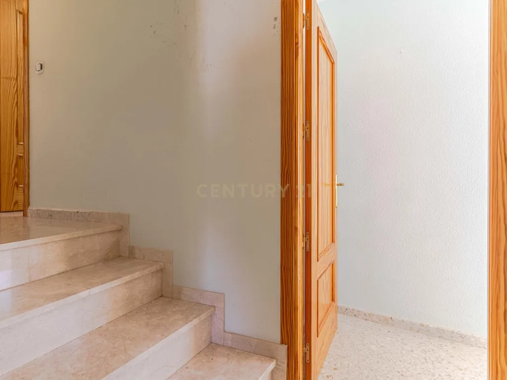Apartamento T4 com Vista Panorâmica em Pulianas, Granada - Image 21
