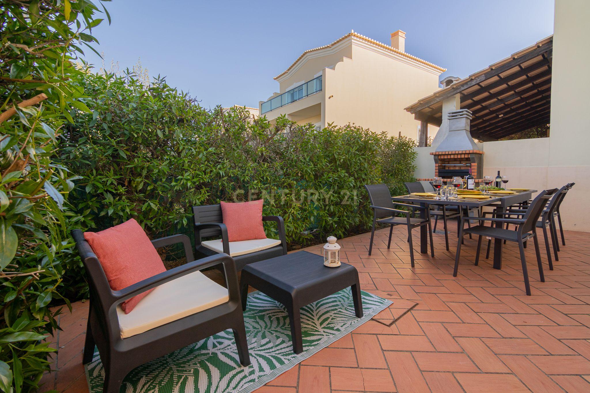 Fotografia 12 de 🏡 Moradia T3 no Oasis Park | Piscina, Jardim e Excelente Localização